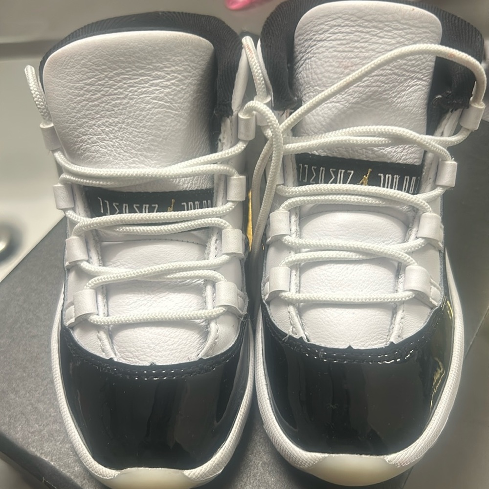 Jordan 11s